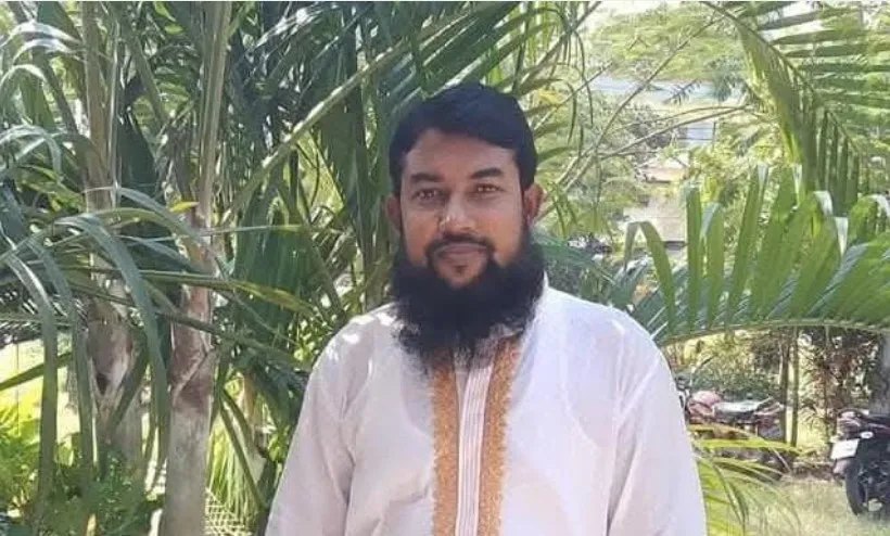 ছাত্রীকে শ্লীলতাহানির অভিযোগে শিক্ষককে গণধোলাই